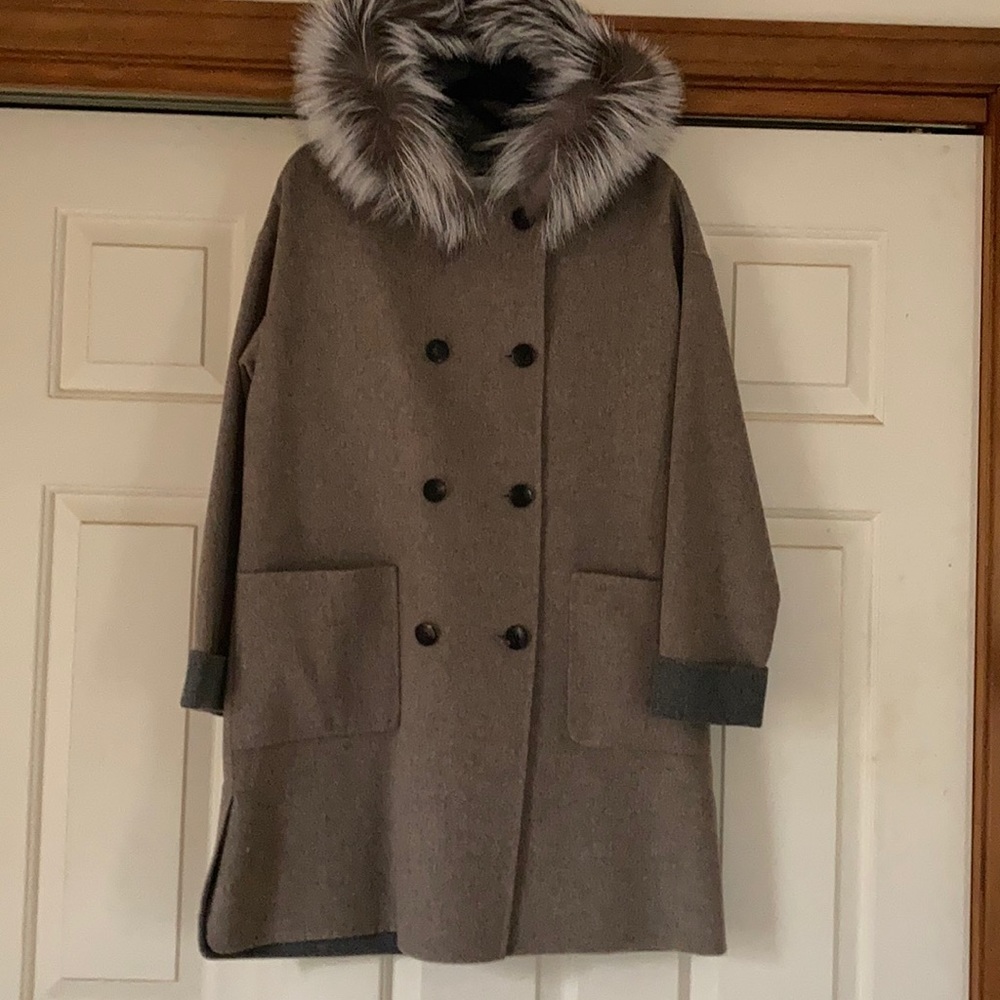 Beautiful Wool Coat w Silver Fox Trim